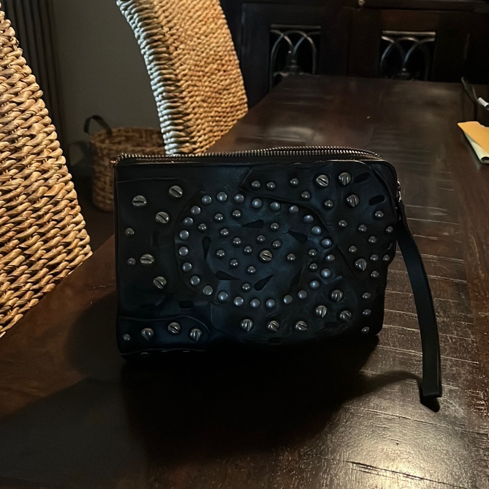 New never used Patricia Nash wristlet Adorable